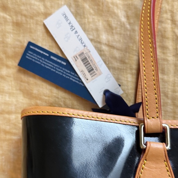 Dooney & Bourke patent leather tote - Picture 10 of 17